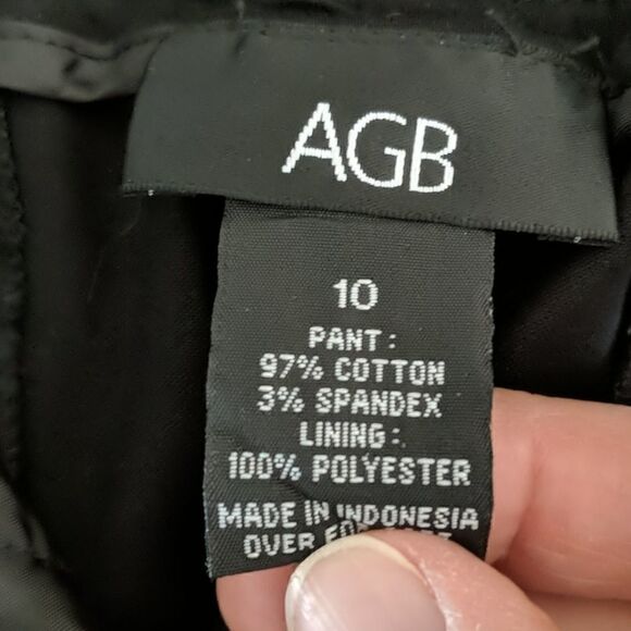 AGB  LADIES SZ 10 CROPPED BLACK FLAT FRONT PANTS - Picture 2 of 8